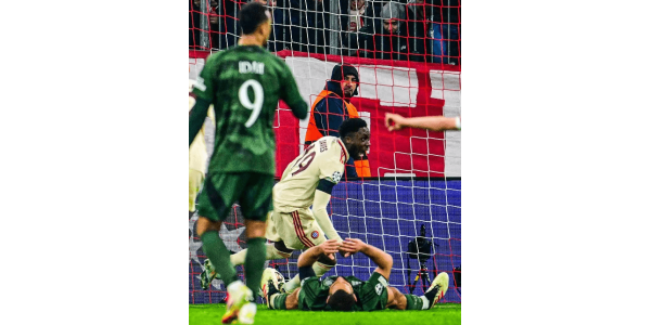 Davis werd de redder en Bayern bereikte de top 16 van de Champions League! Davis werd de redder en Bayern bereikte de top 16 van de Champions League!